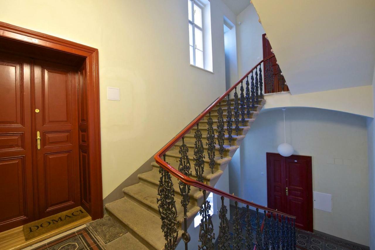 Kafka'S Head Apartment Prague Exterior photo