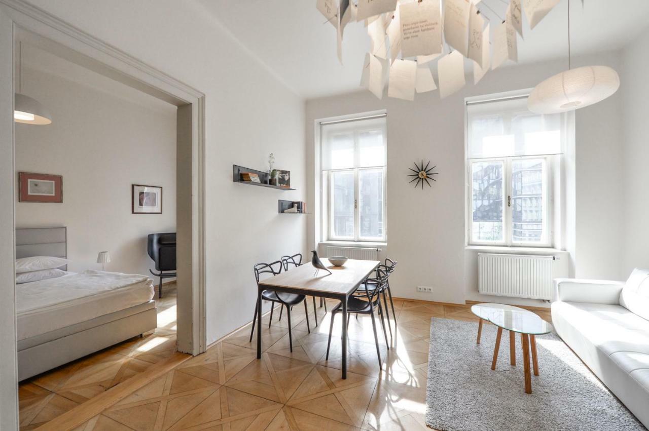 Kafka'S Head Apartment Prague Exterior photo