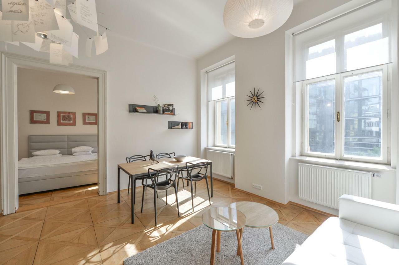 Kafka'S Head Apartment Prague Exterior photo