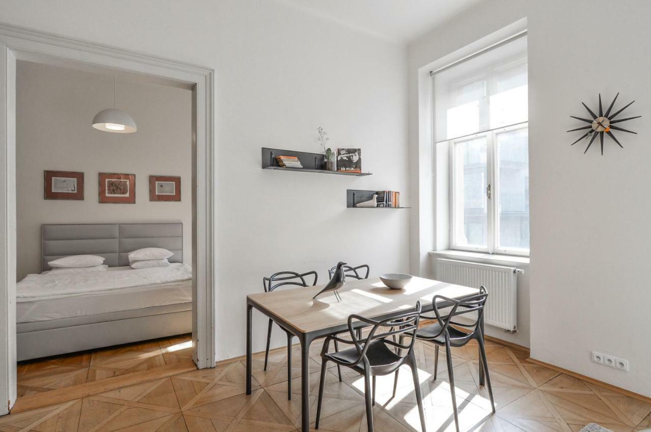 Kafka'S Head Apartment Prague Exterior photo